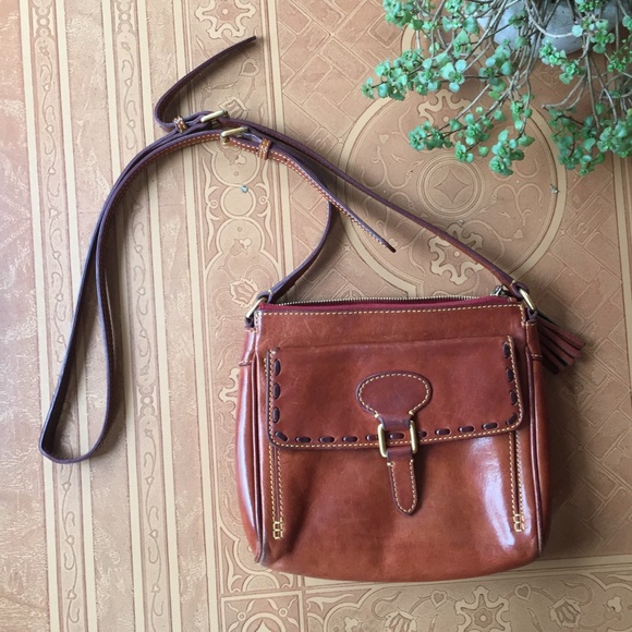 Dooney & Bourke Handbags - Dooney & Bourke Brown leather crossbody bag